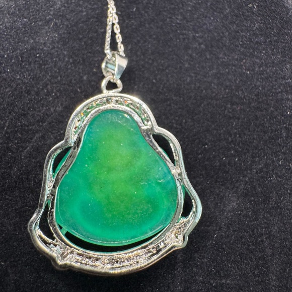 Green Jade Buddha Pendant NWOT
• CHAIN NOT INCLUDED - Picture 3 of 6